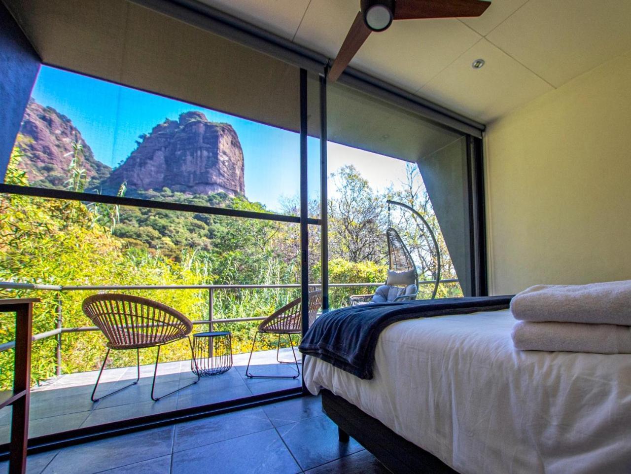 Bajo La Montana Hotel Tepoztlan Exterior photo